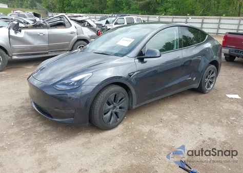 2024 Tesla Model Y Long Range Dual Motor All-Wheel Drive/Rwd from USA, damaged, VIN 7SAYGDED9RA323124